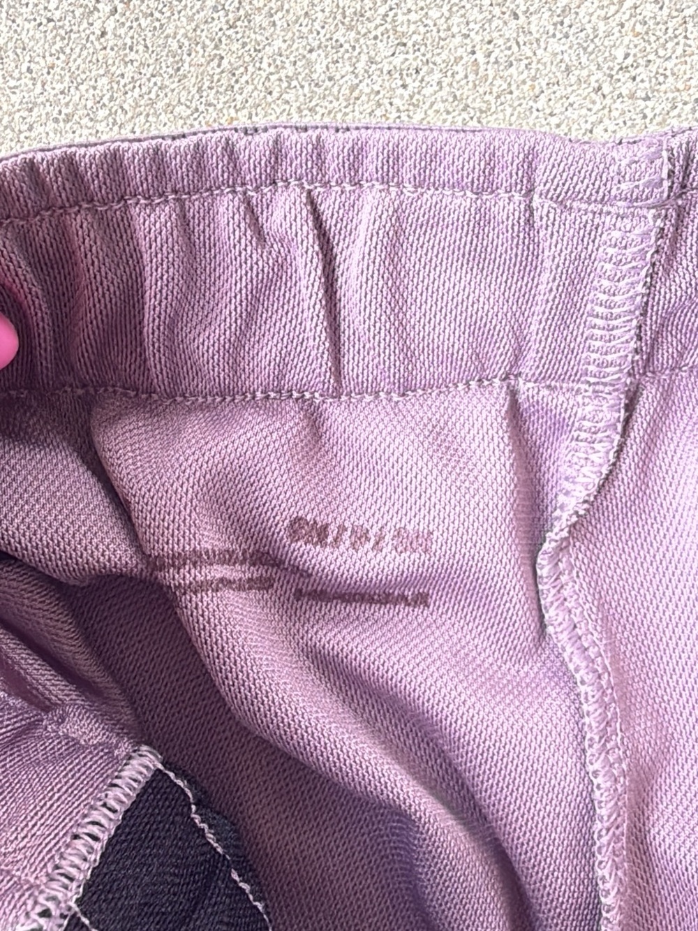 Under Armour Women’s Running Athletic Shorts Purple Black Size Medium - Picture 5 of 5